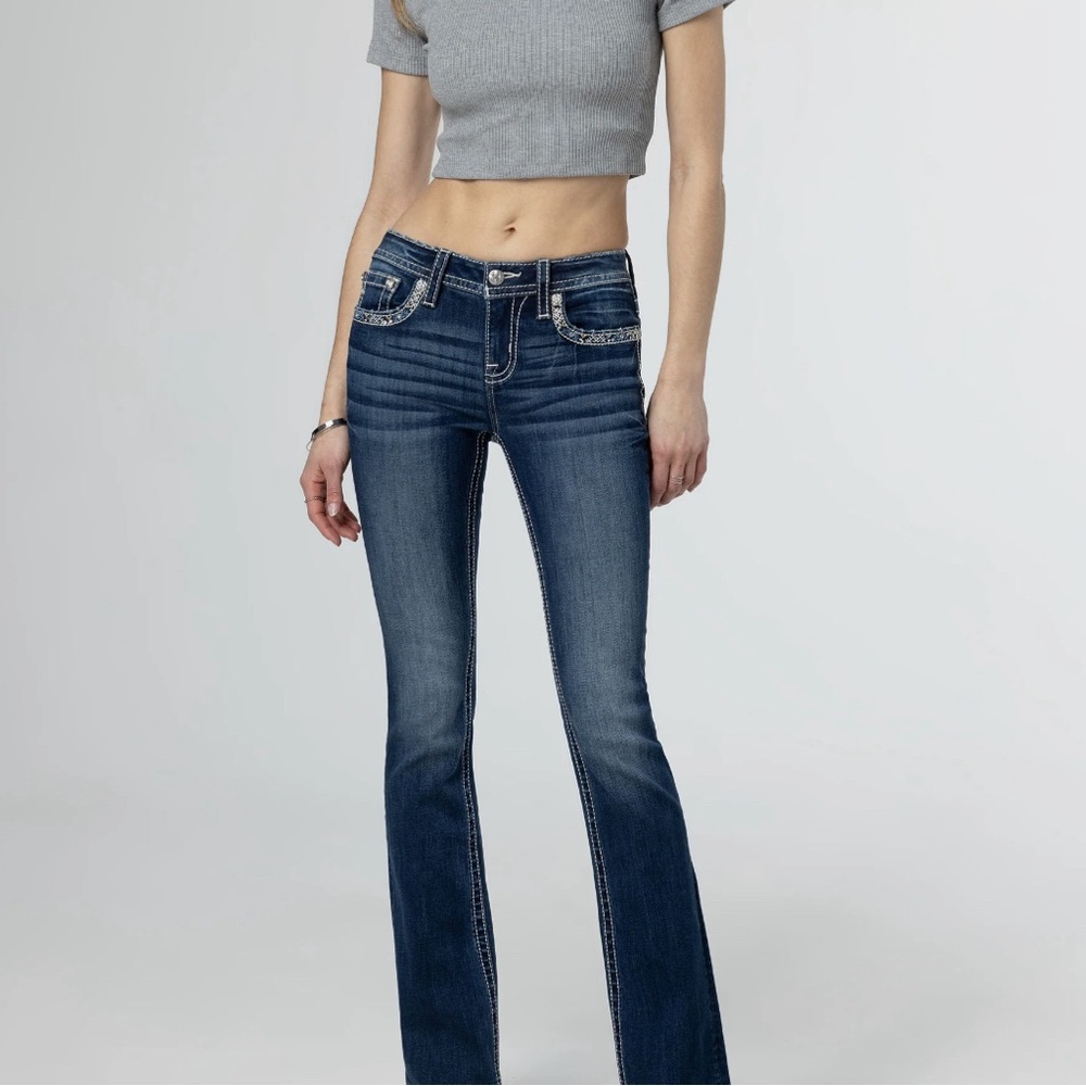 Never worn Miss Me Flattering Jeans Size 29